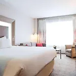 Novotel Montreal Center